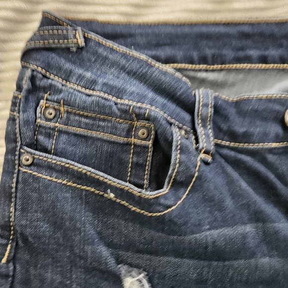 Indigo Rein Distressed Blue Jeans Cropped Size 11 - Picture 6 of 14